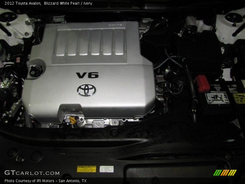 Blizzard White Pearl / Ivory 2012 Toyota Avalon