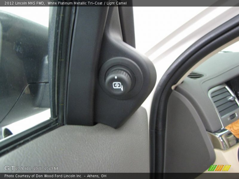 White Platinum Metallic Tri-Coat / Light Camel 2012 Lincoln MKS FWD