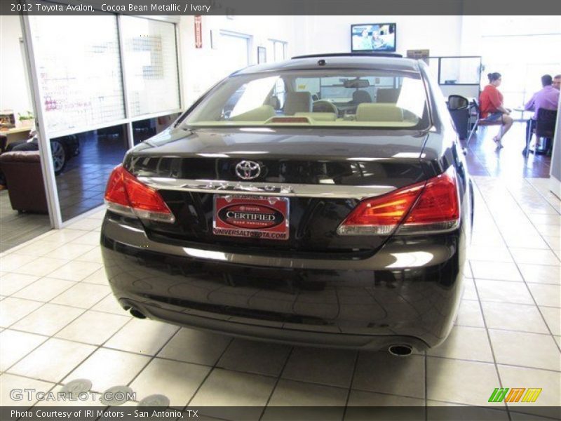 Cocoa Bean Metallic / Ivory 2012 Toyota Avalon