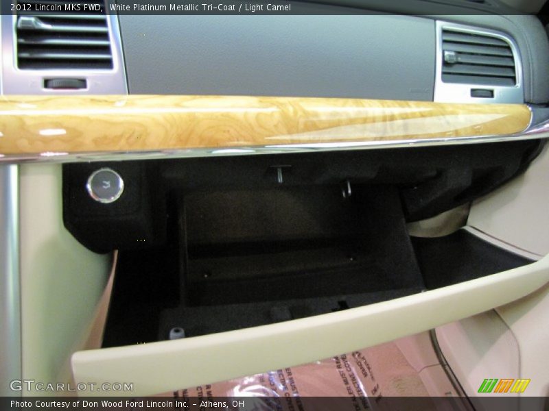 White Platinum Metallic Tri-Coat / Light Camel 2012 Lincoln MKS FWD