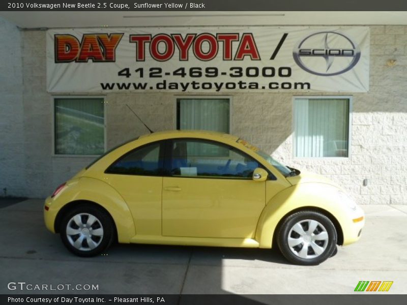 Sunflower Yellow / Black 2010 Volkswagen New Beetle 2.5 Coupe
