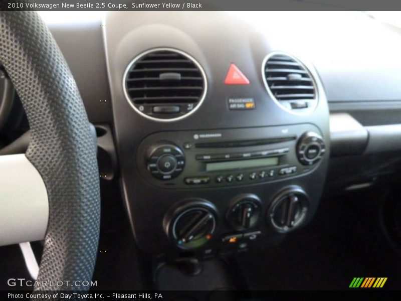Sunflower Yellow / Black 2010 Volkswagen New Beetle 2.5 Coupe