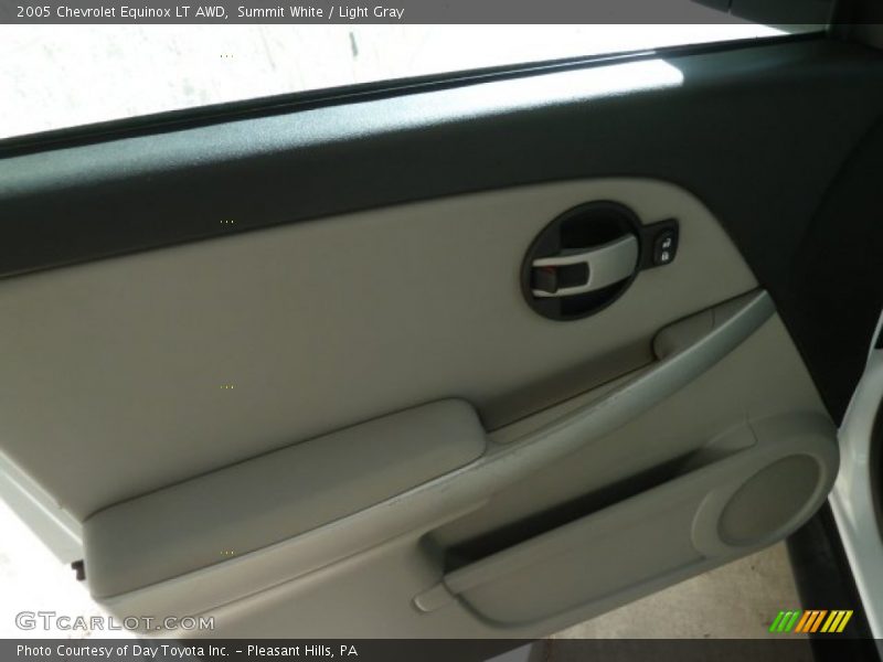 Summit White / Light Gray 2005 Chevrolet Equinox LT AWD
