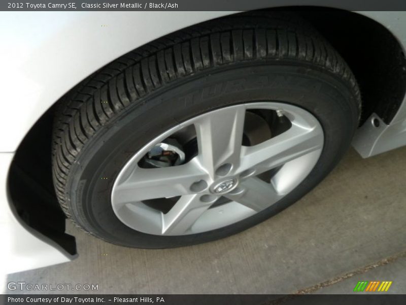 Classic Silver Metallic / Black/Ash 2012 Toyota Camry SE