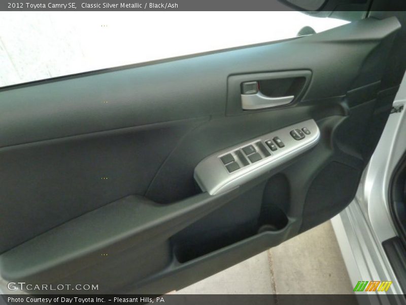 Classic Silver Metallic / Black/Ash 2012 Toyota Camry SE