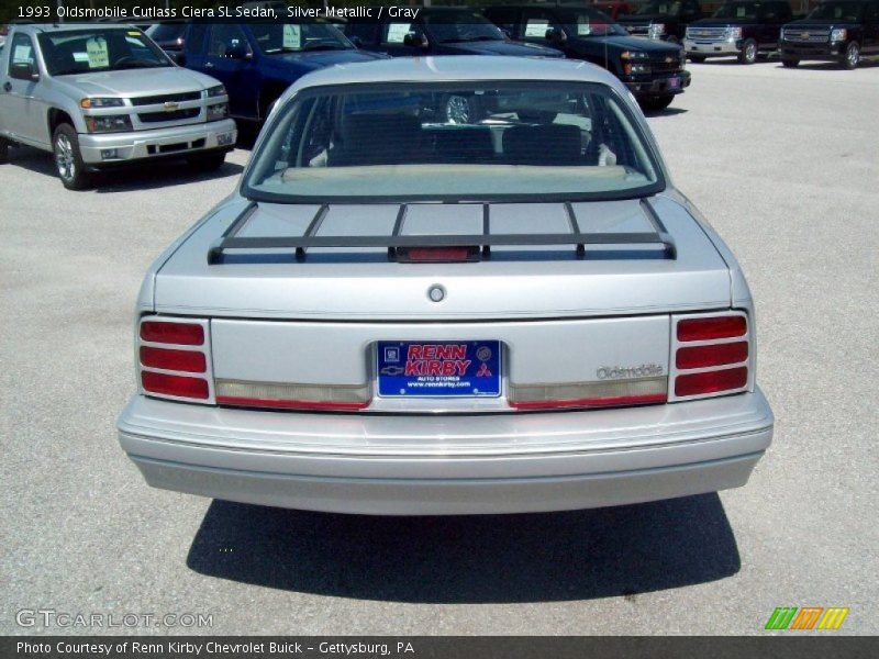 Silver Metallic / Gray 1993 Oldsmobile Cutlass Ciera SL Sedan