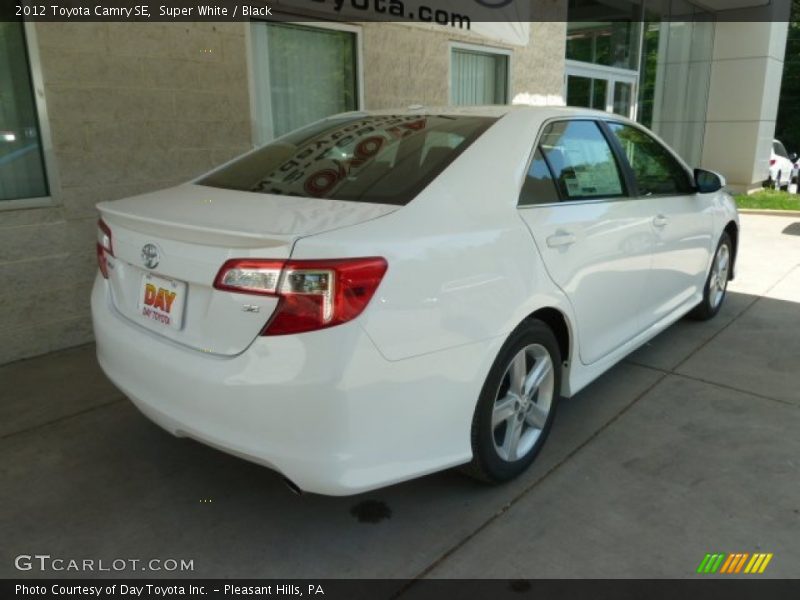 Super White / Black 2012 Toyota Camry SE