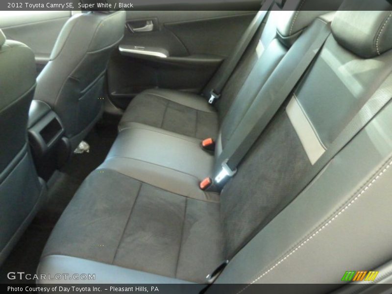 Super White / Black 2012 Toyota Camry SE
