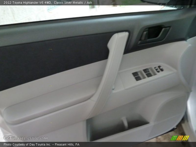 Classic Silver Metallic / Ash 2012 Toyota Highlander V6 4WD