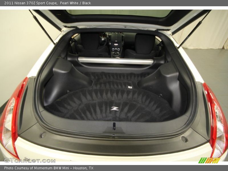 Pearl White / Black 2011 Nissan 370Z Sport Coupe