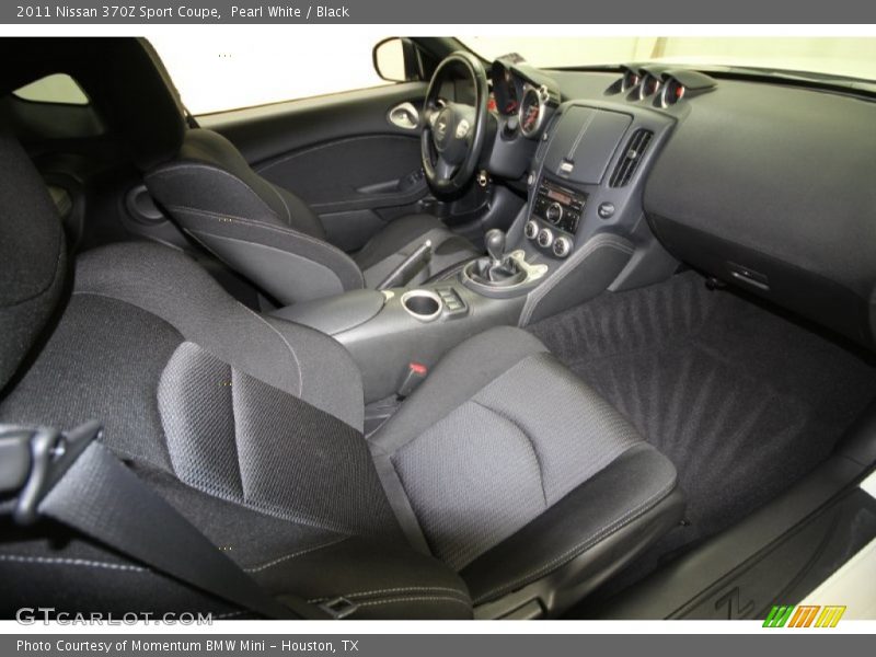 Pearl White / Black 2011 Nissan 370Z Sport Coupe