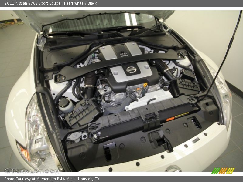 Pearl White / Black 2011 Nissan 370Z Sport Coupe