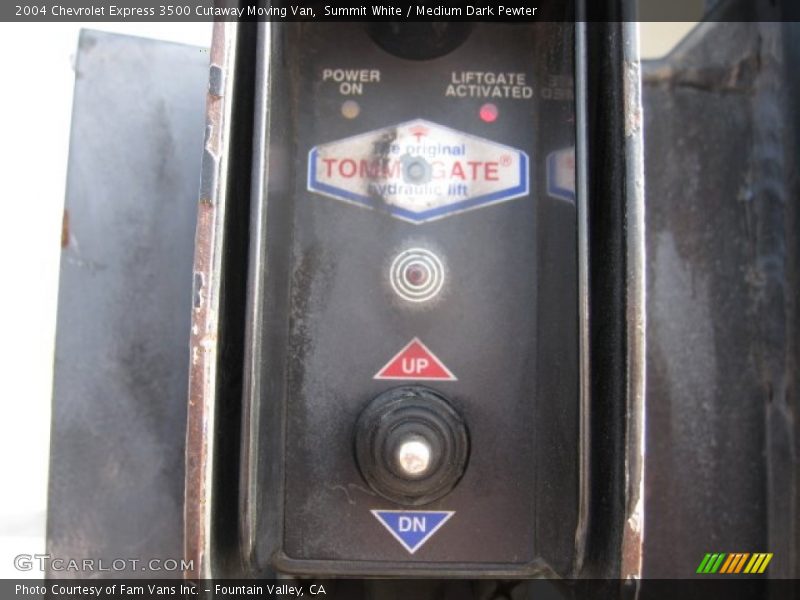 Summit White / Medium Dark Pewter 2004 Chevrolet Express 3500 Cutaway Moving Van