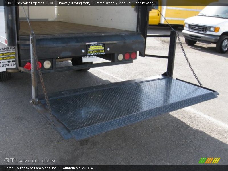 Summit White / Medium Dark Pewter 2004 Chevrolet Express 3500 Cutaway Moving Van