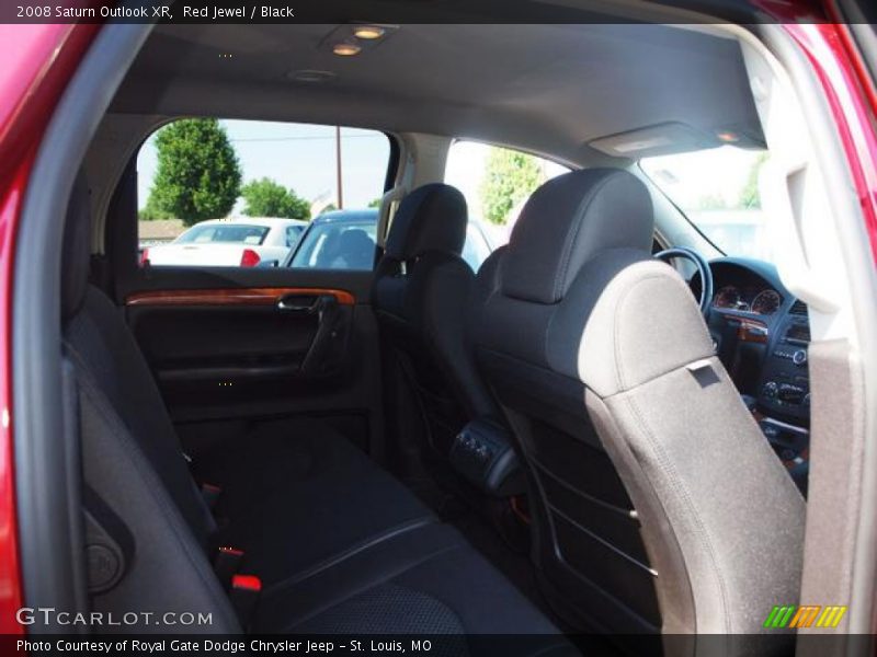 Red Jewel / Black 2008 Saturn Outlook XR