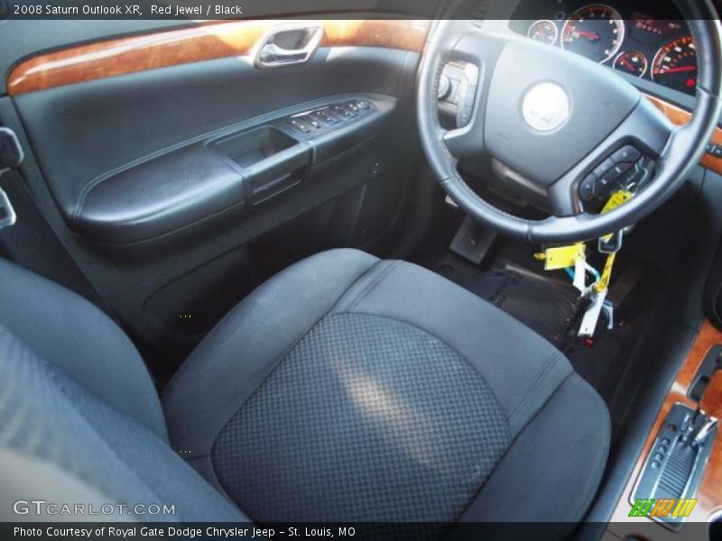 Red Jewel / Black 2008 Saturn Outlook XR