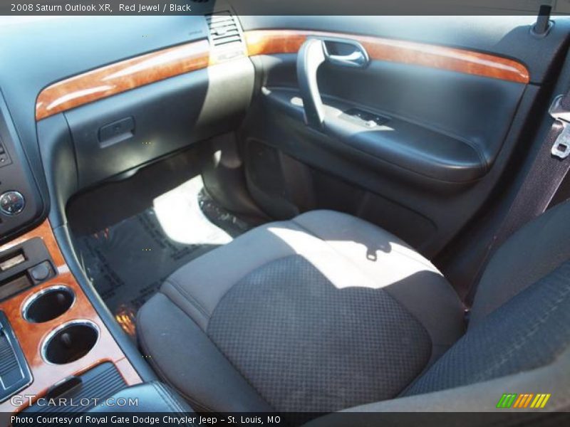 Red Jewel / Black 2008 Saturn Outlook XR