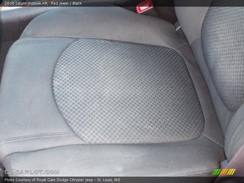 Red Jewel / Black 2008 Saturn Outlook XR