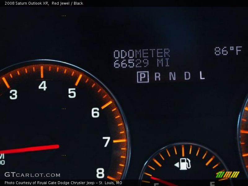 Red Jewel / Black 2008 Saturn Outlook XR