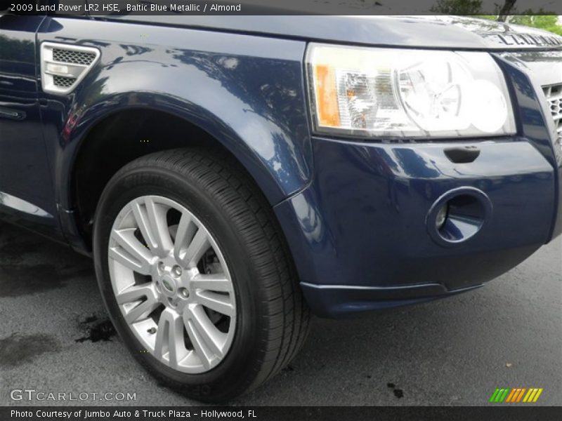 Baltic Blue Metallic / Almond 2009 Land Rover LR2 HSE