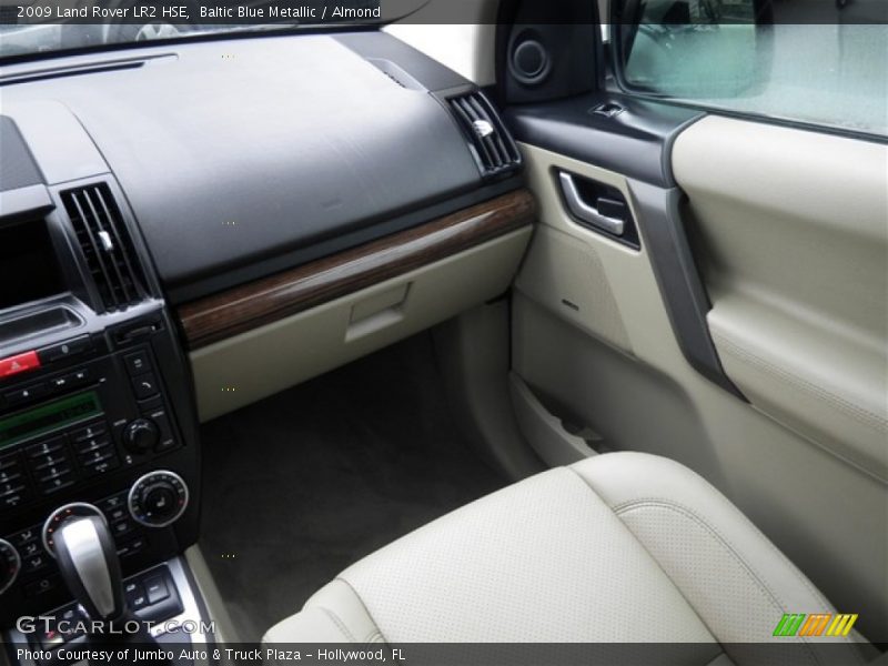 Baltic Blue Metallic / Almond 2009 Land Rover LR2 HSE