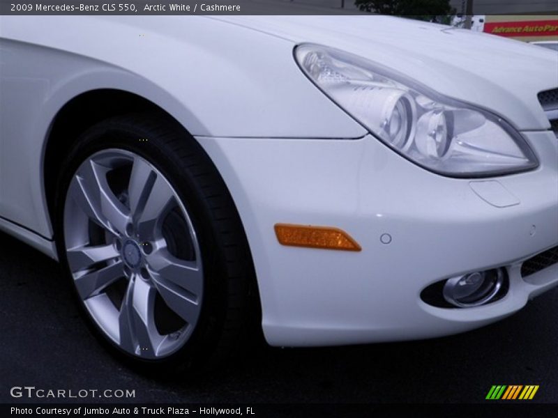 Arctic White / Cashmere 2009 Mercedes-Benz CLS 550