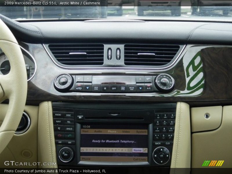 Arctic White / Cashmere 2009 Mercedes-Benz CLS 550