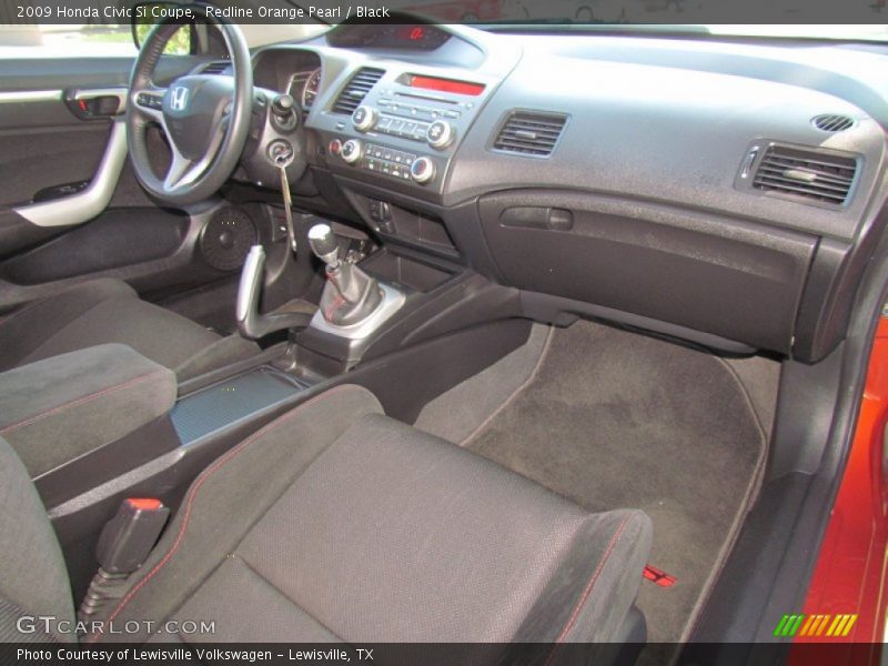 Dashboard of 2009 Civic Si Coupe