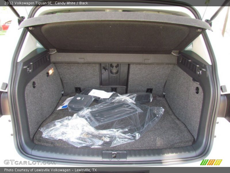 Candy White / Black 2012 Volkswagen Tiguan SE