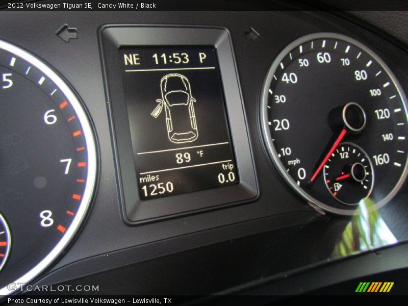 Candy White / Black 2012 Volkswagen Tiguan SE