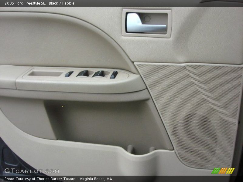 Black / Pebble 2005 Ford Freestyle SE