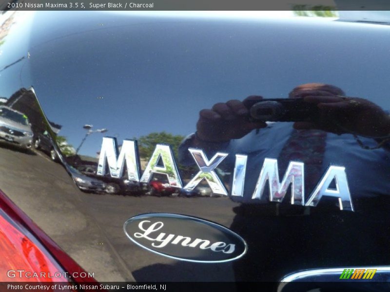 Super Black / Charcoal 2010 Nissan Maxima 3.5 S