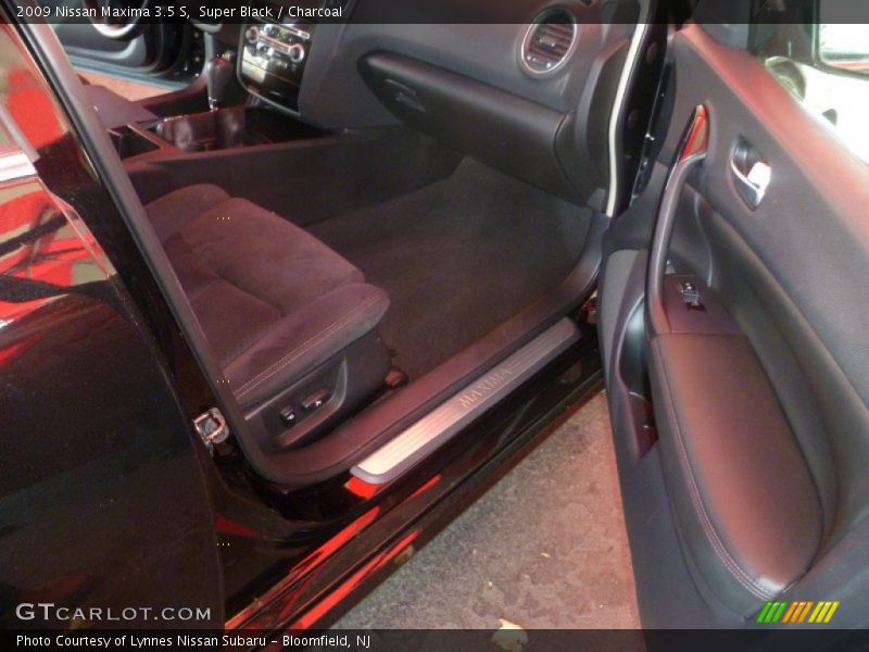 Super Black / Charcoal 2009 Nissan Maxima 3.5 S