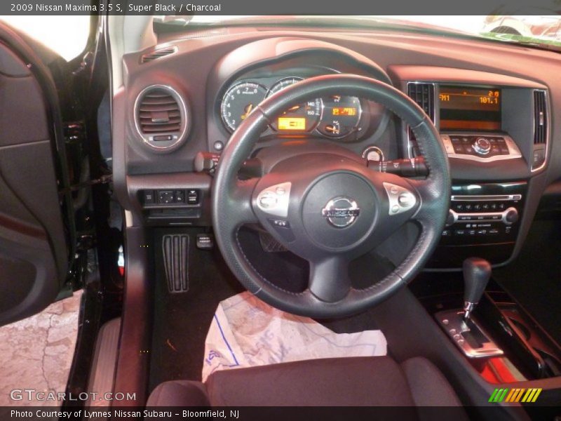 Super Black / Charcoal 2009 Nissan Maxima 3.5 S