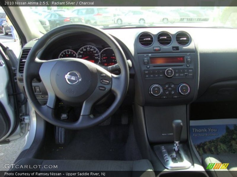Radiant Silver / Charcoal 2010 Nissan Altima 2.5 S