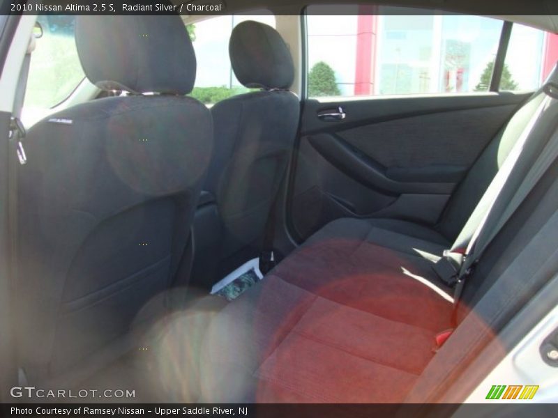 Radiant Silver / Charcoal 2010 Nissan Altima 2.5 S