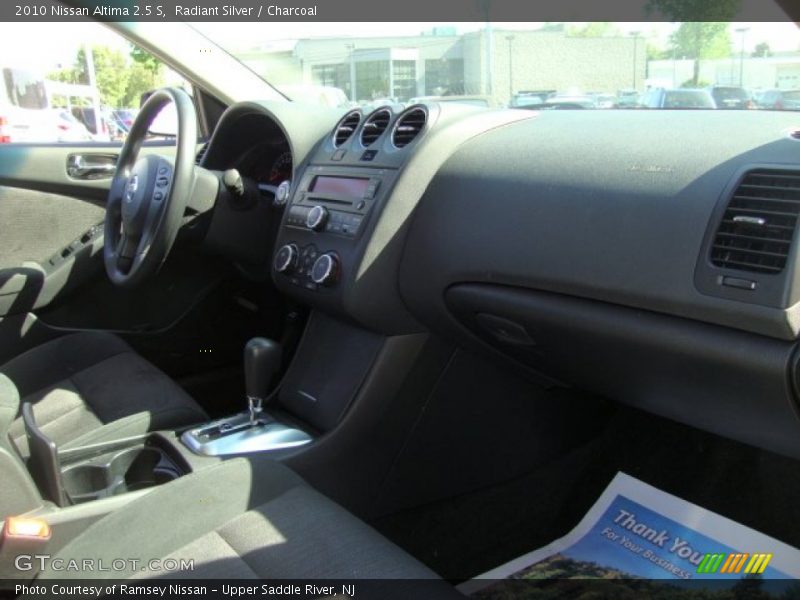 Radiant Silver / Charcoal 2010 Nissan Altima 2.5 S