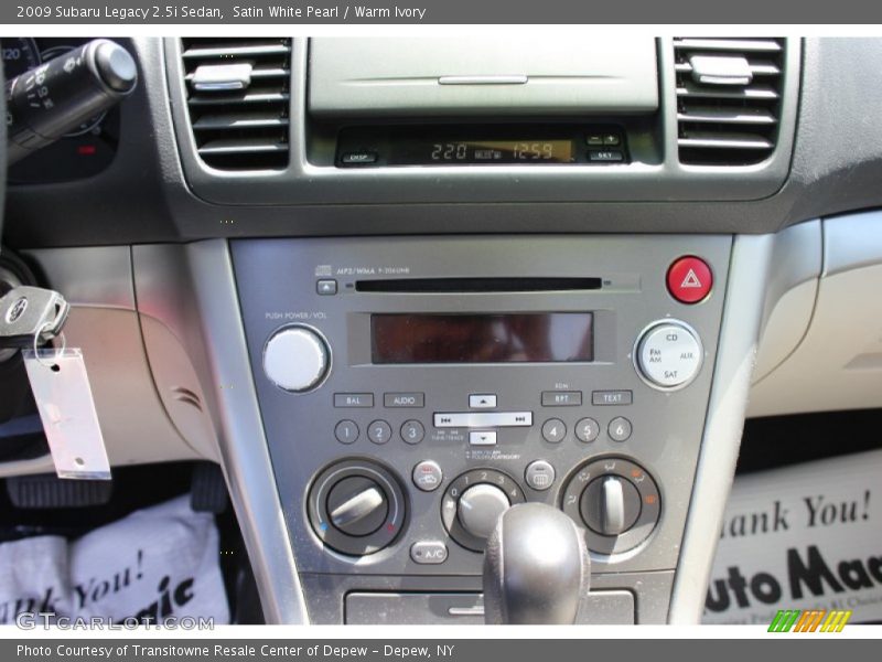 Satin White Pearl / Warm Ivory 2009 Subaru Legacy 2.5i Sedan