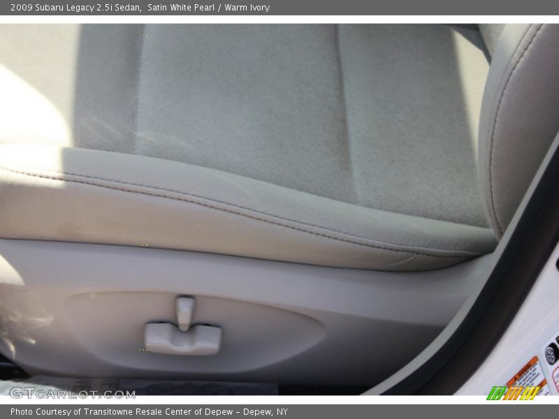 Satin White Pearl / Warm Ivory 2009 Subaru Legacy 2.5i Sedan