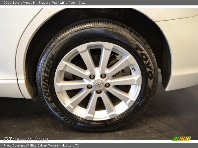 Blizzard Pearl White / Light Gray 2011 Toyota Venza I4