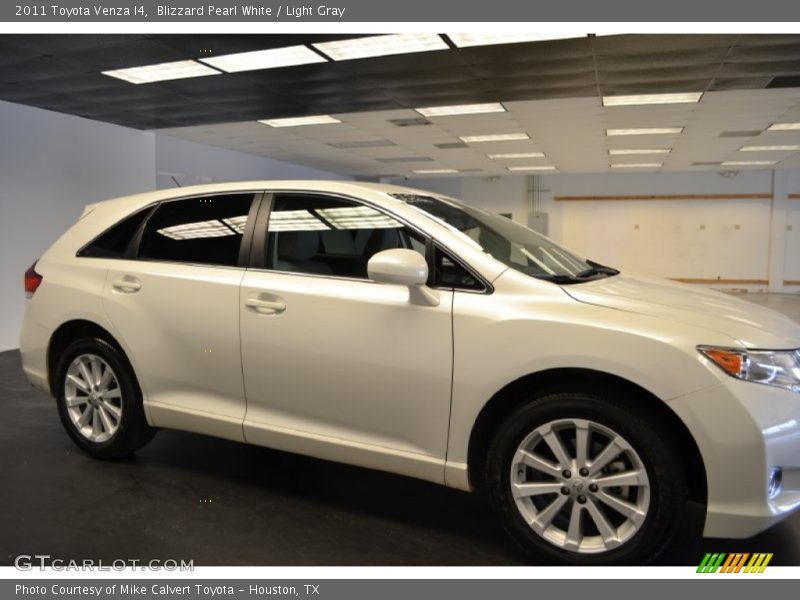 Blizzard Pearl White / Light Gray 2011 Toyota Venza I4