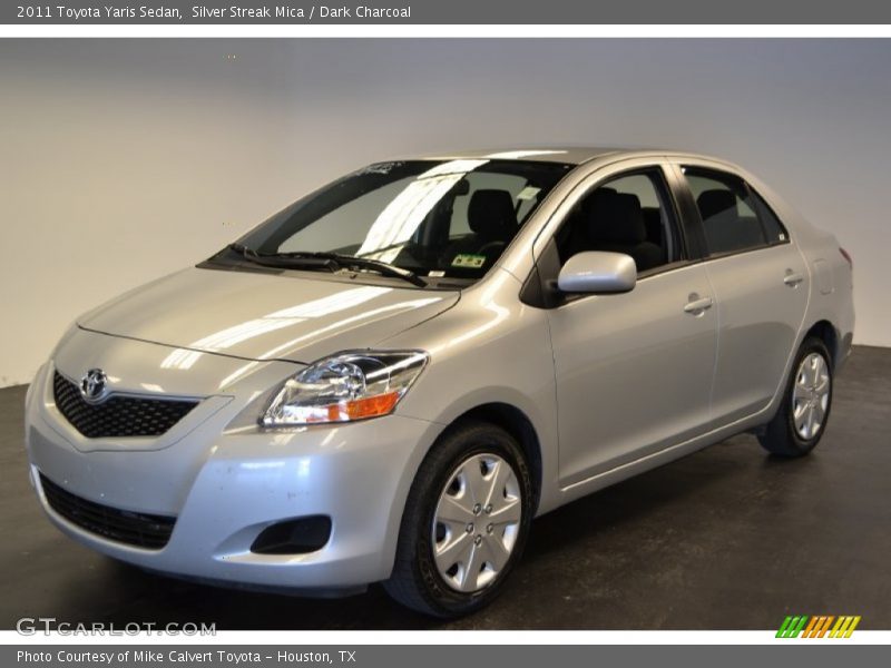 Silver Streak Mica / Dark Charcoal 2011 Toyota Yaris Sedan
