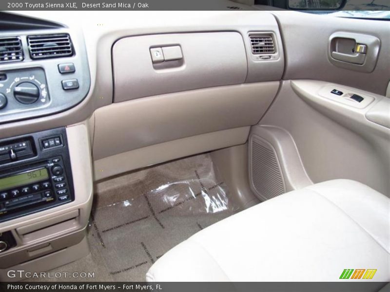 Desert Sand Mica / Oak 2000 Toyota Sienna XLE