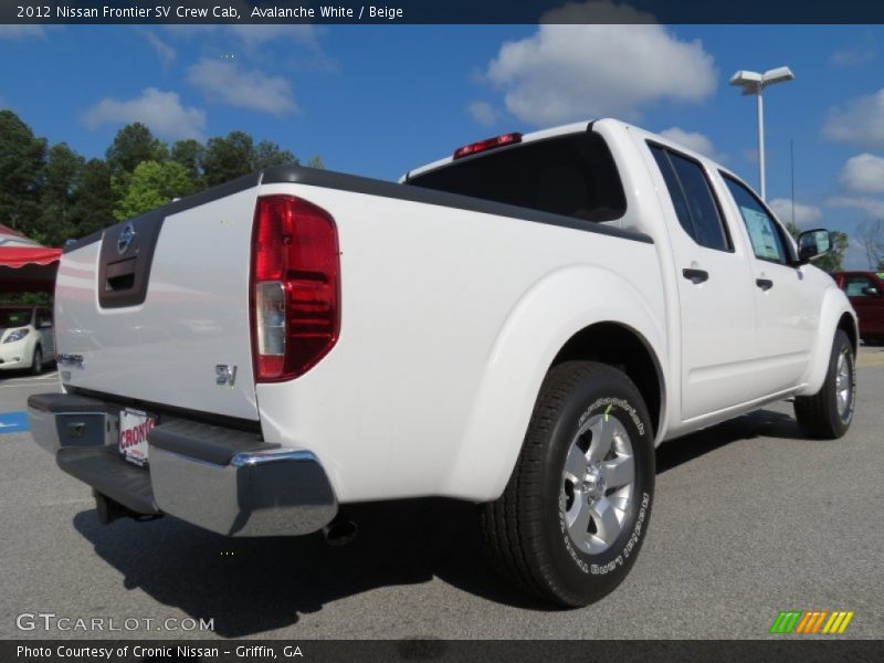 Avalanche White / Beige 2012 Nissan Frontier SV Crew Cab