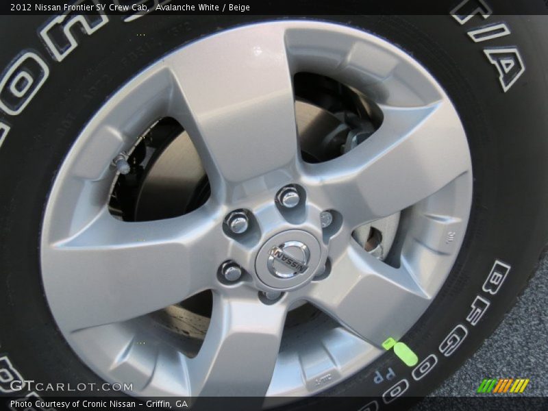 Avalanche White / Beige 2012 Nissan Frontier SV Crew Cab