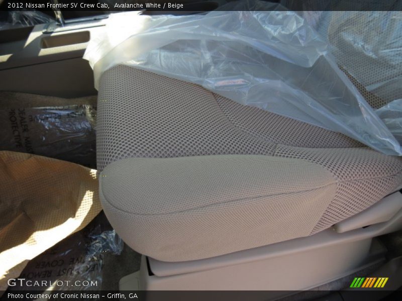 Avalanche White / Beige 2012 Nissan Frontier SV Crew Cab