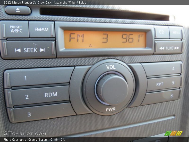 Avalanche White / Beige 2012 Nissan Frontier SV Crew Cab