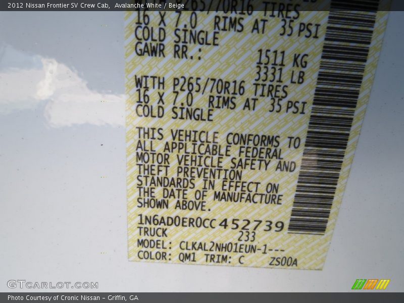 Avalanche White / Beige 2012 Nissan Frontier SV Crew Cab