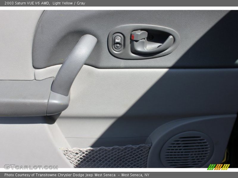 Light Yellow / Gray 2003 Saturn VUE V6 AWD