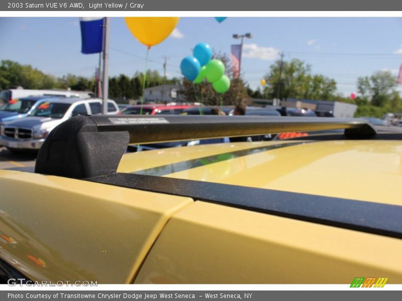 Light Yellow / Gray 2003 Saturn VUE V6 AWD